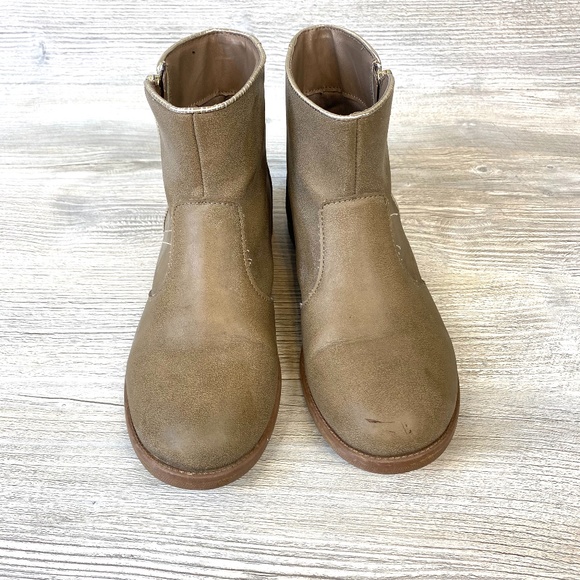 Cat & Jack Taupe Distressed Booties Girls 4 - Picture 2 of 6